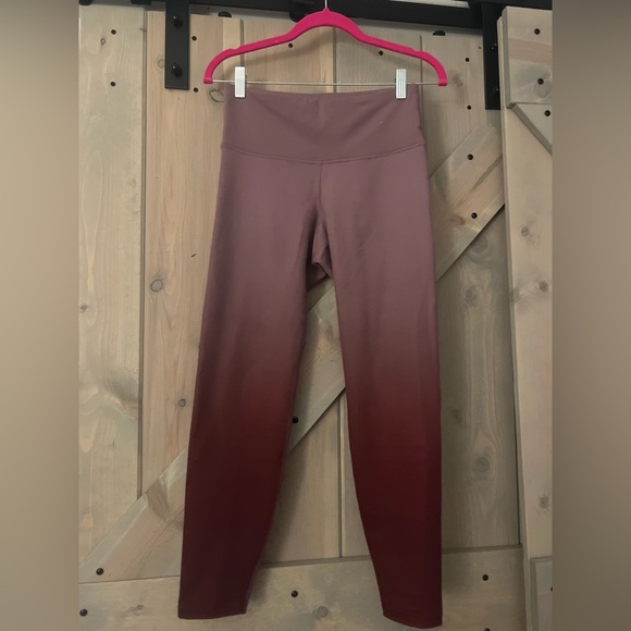 NWOT Old Navy Active Dry Legging - Picture 1 of 5